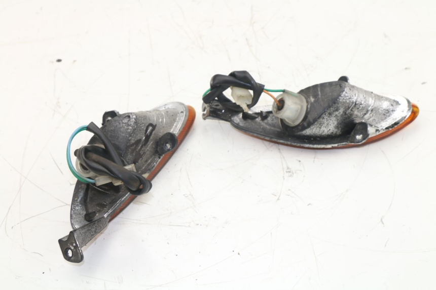 photo de FRONT TURN SIGNAL ROADSIGN WALLABY 50 (2009 - 2014) - Fixing points details