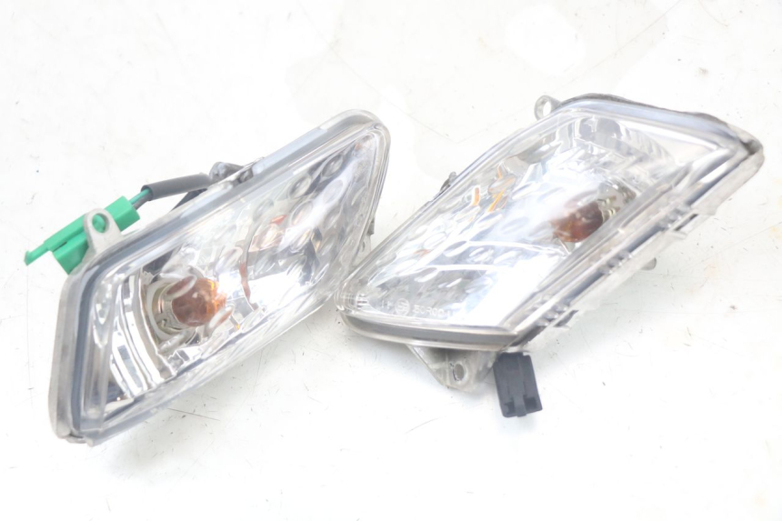 photo de FRONT TURN SIGNAL YAMAHA XMAX X-MAX 125 (2006 - 2009) - Component detail