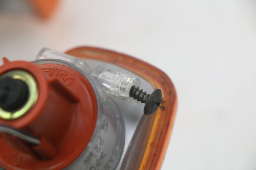 photo de FRONT TURN SIGNAL SUZUKI XF FREEWIND 650 (1997 - 2003) - Component detail