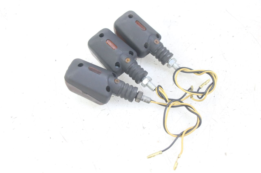 photo de FRONT TURN SIGNAL YAMAHA XJN DIVERSION 600 (2000 - 2003) - Zoom on usage condition