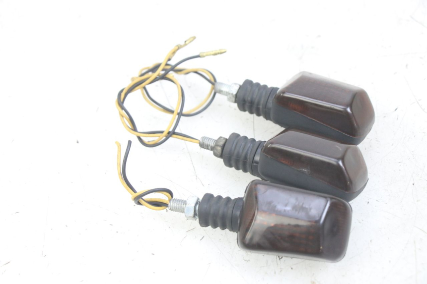 photo de FRONT TURN SIGNAL YAMAHA XJN DIVERSION 600 (2000 - 2003) - Technical close-up