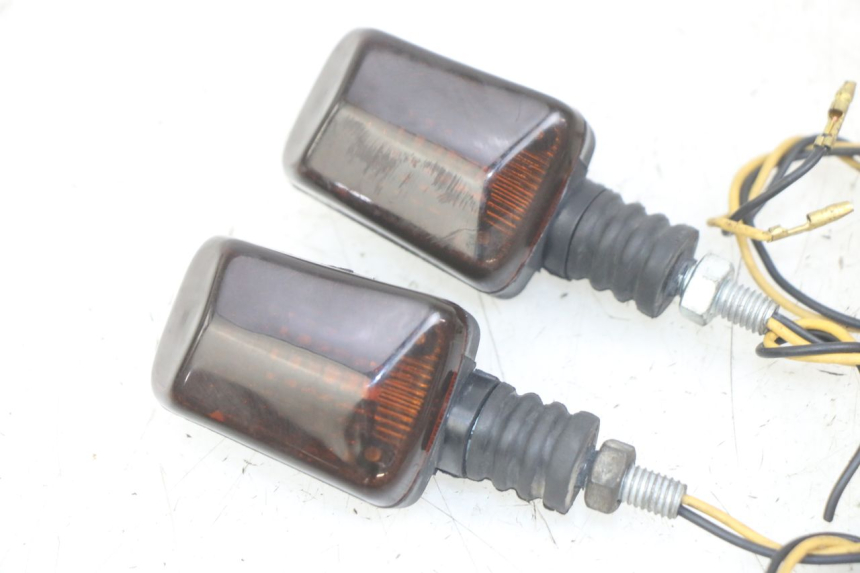 photo de FRONT TURN SIGNAL YAMAHA XJN DIVERSION 600 (2000 - 2003) - Surface and material condition