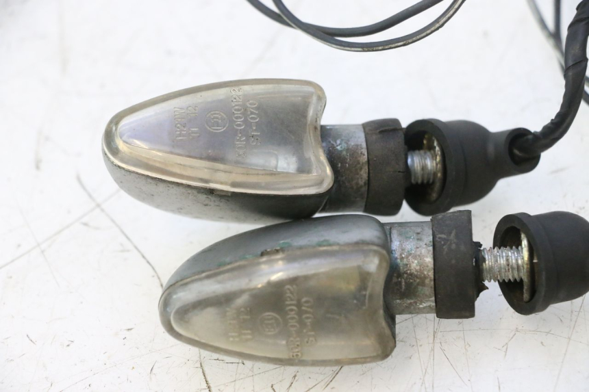 photo de FRONT TURN SIGNAL YAMAHA XJR 1300 (1998 - 2002) - Fixing points details