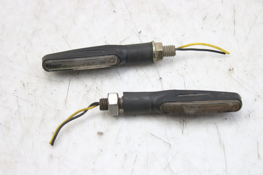 photo de FRONT TURN SIGNAL ZHEJIANG XMOTOS XB-81 50 - Alternative perspective