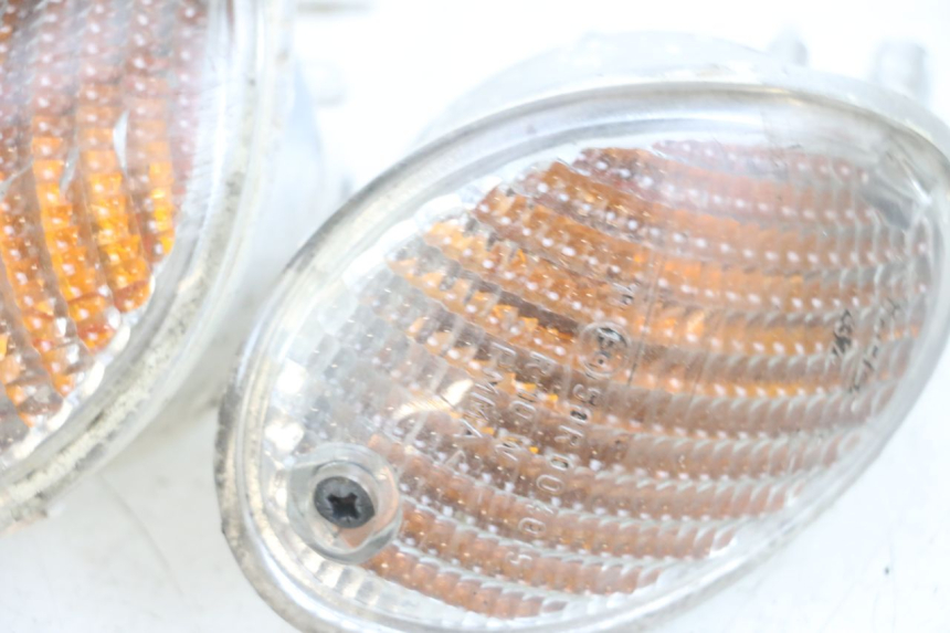 photo de FRONT TURN SIGNAL YAMAHA YN NEO'S 50 (1997 - 2004) - Zoom on usage condition