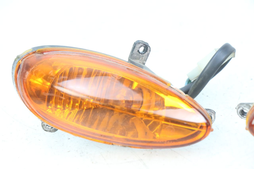 photo de FRONT TURN SIGNAL YIYING YY50QT-10 50 (2007 - 2022) - Fixing points details