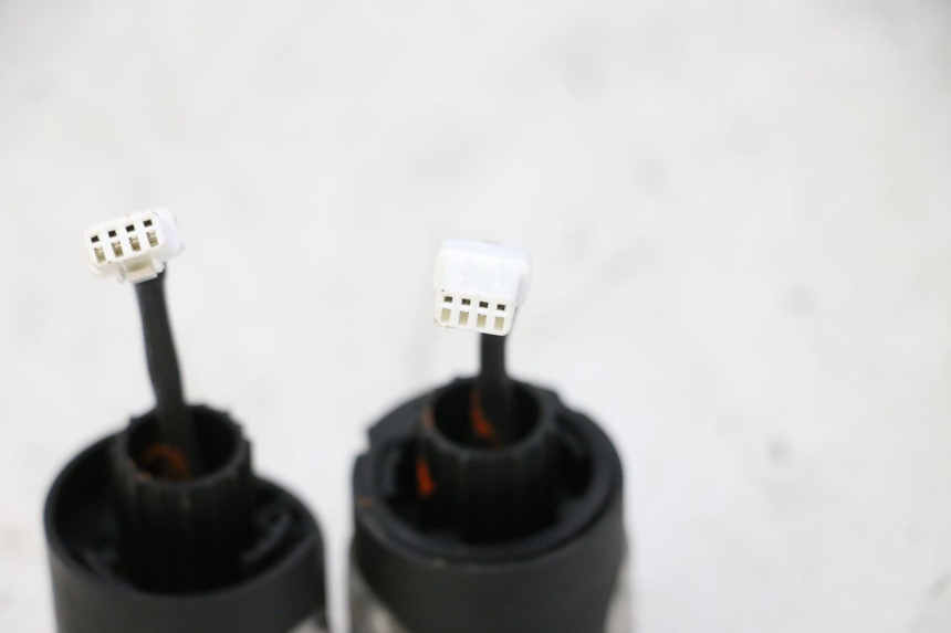 photo de FRONT TURN SIGNAL SEGWAY NINEBOT ZT3 PRO 1 - Alternative perspective