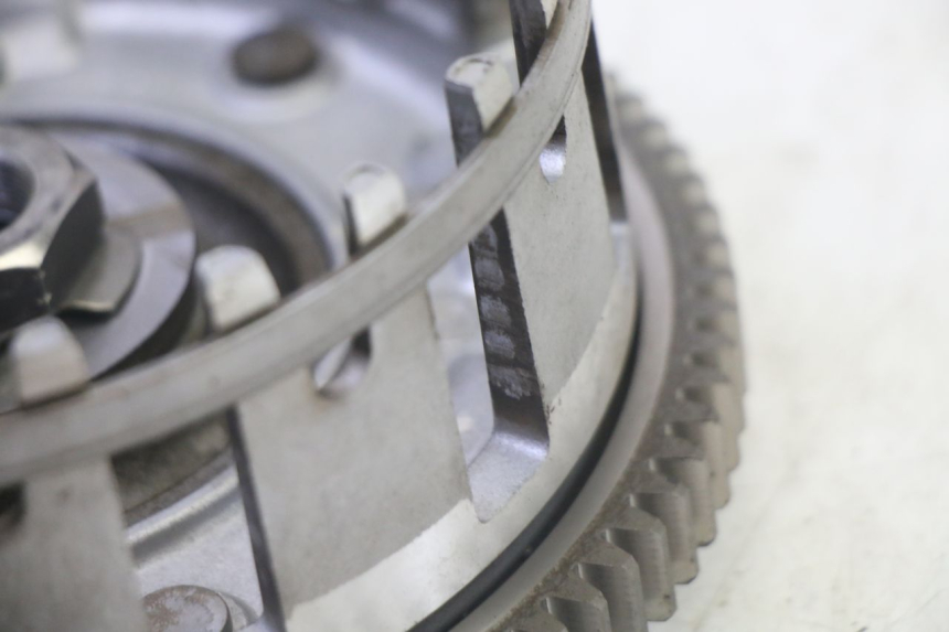 photo de CLUTCH BELL YAMAHA FZ6 N FAZER 600 (2004 - 2006) - Alternative perspective