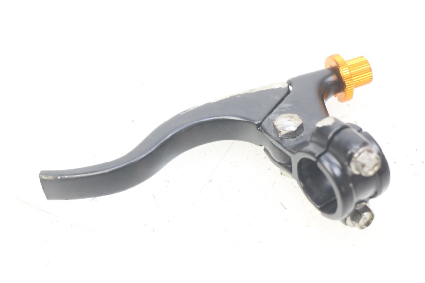 photo de CLUTCH LEVER XTRM FACTORY DIRTBIKE BSE 150 - Zoom on usage condition