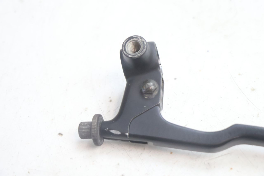 photo de CLUTCH LEVER MOUNT SUZUKI DR S 600 (1985 - 1989) - Component detail