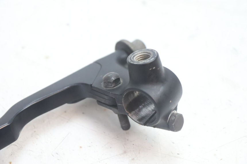 photo de CLUTCH LEVER MOUNT SUZUKI DR S 600 (1985 - 1989) - Fixing points details