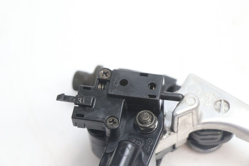photo de CLUTCH LEVER MOUNT KAWASAKI ER-6 ER6 N 650 (2005 - 2009) - Fixing points details