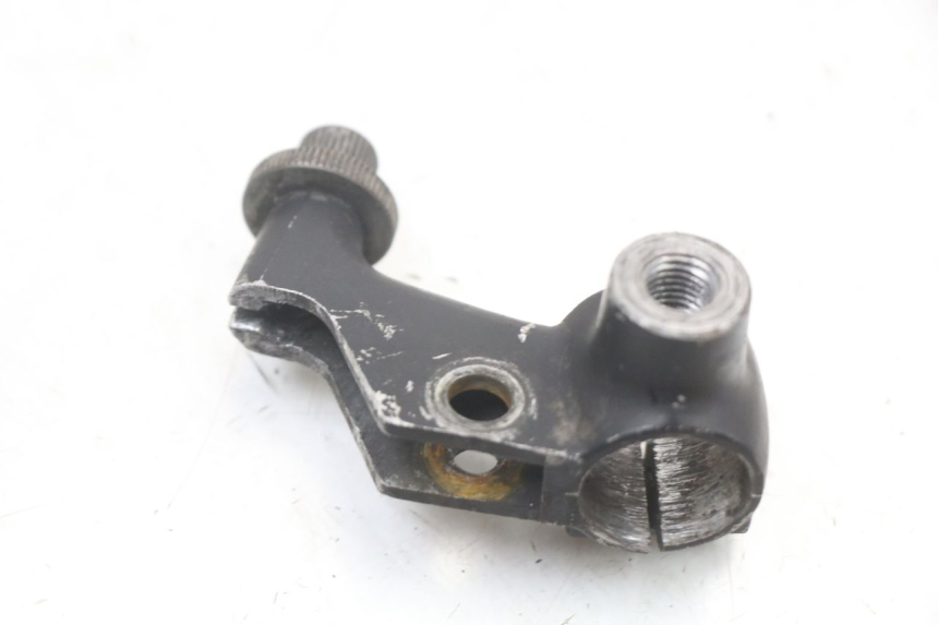 photo de CLUTCH LEVER MOUNT SUZUKI GSX E 250 (1982 - 1983) - Main view