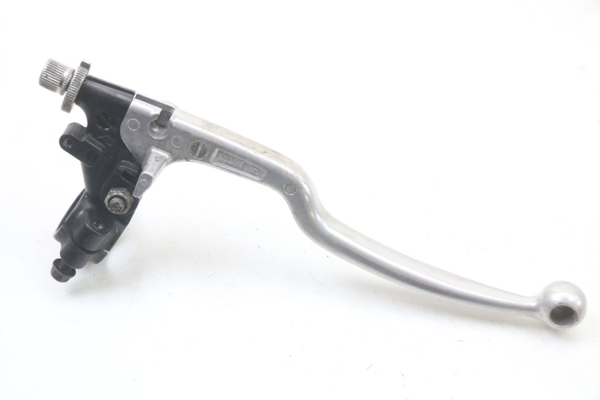 photo de CLUTCH LEVER MOUNT SUZUKI GZ MARAUDER 125 (1998 - 2004) - Technical close-up