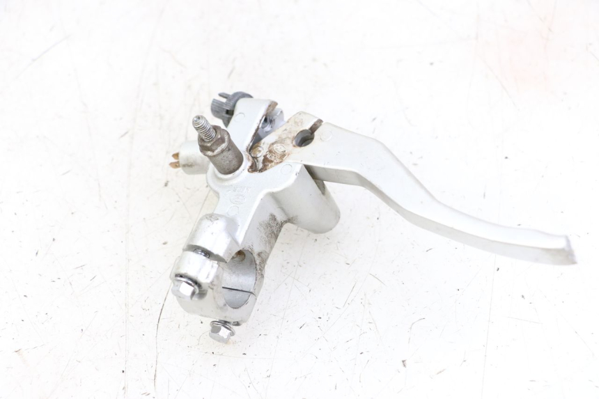 photo de CLUTCH LEVER MOUNT KYMCO STRYKER OFF ROAD 125 (1999 - 2005) - Zoom on usage condition