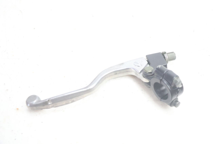 photo de CLUTCH LEVER MOUNT APOLLO RFZ 125 - Zoom on usage condition