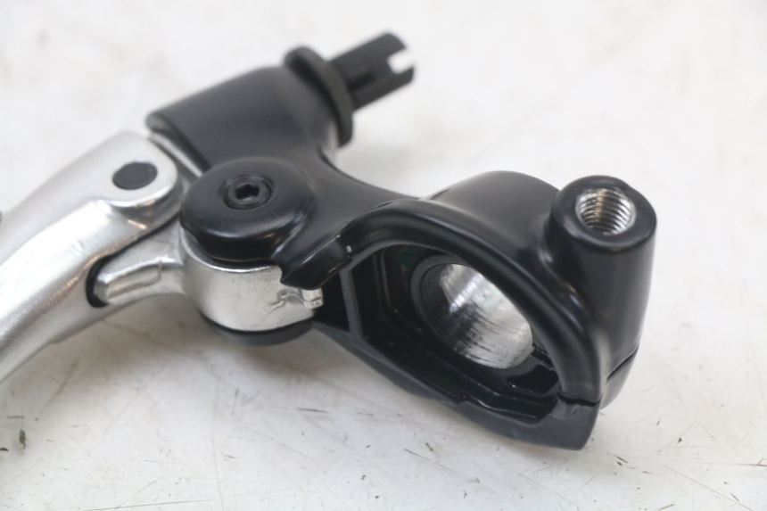 photo de CLUTCH LEVER MOUNT ROYAL ENFIELD CONTINENTAL GT 650 (2019 - 2024) - Fixing points details