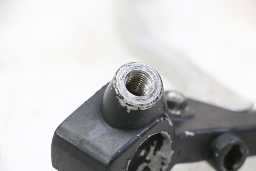 photo de CLUTCH LEVER MOUNT YAMAHA XV VIRAGO 535 (1988 - 2004) - Technical close-up