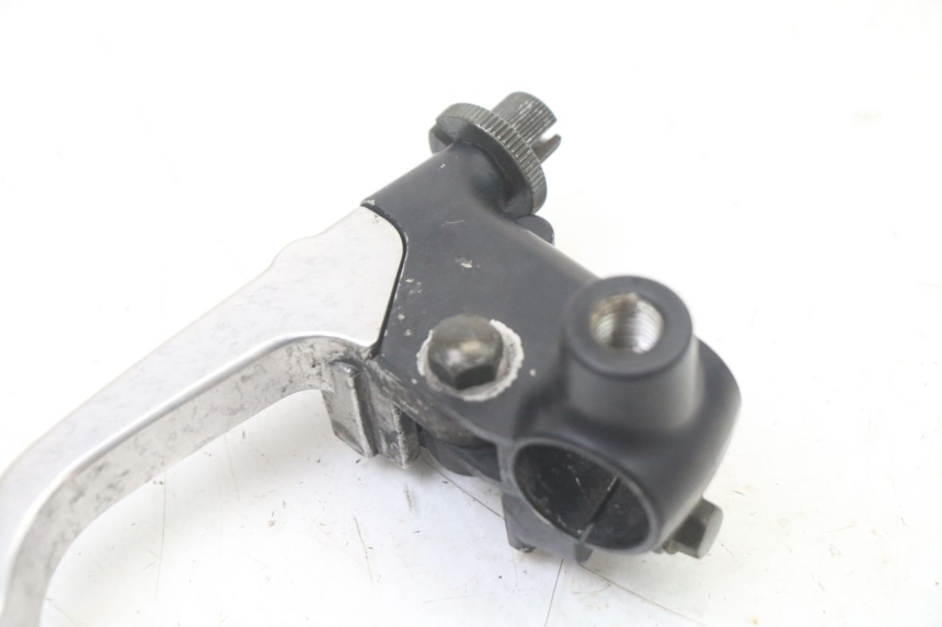 photo de CLUTCH LEVER YAMAHA FZS FAZER 600 (2001 - 2003) - Zoom on usage condition