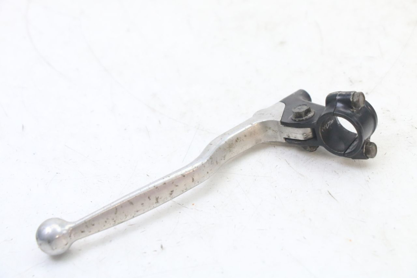 photo de CLUTCH LEVER YAMAHA TTR 125 (2000 - 2020) - Zoom on usage condition