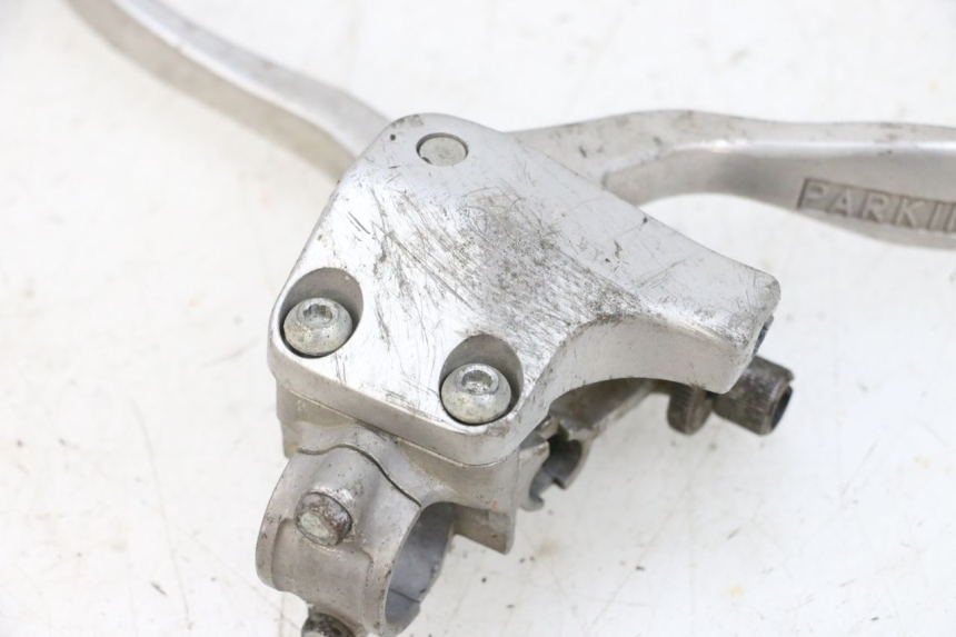 photo de CLUTCH LEVER MOUNT YAMAHA YFM R RAPTOR 250 (2008 - 2014) - Surface and material condition