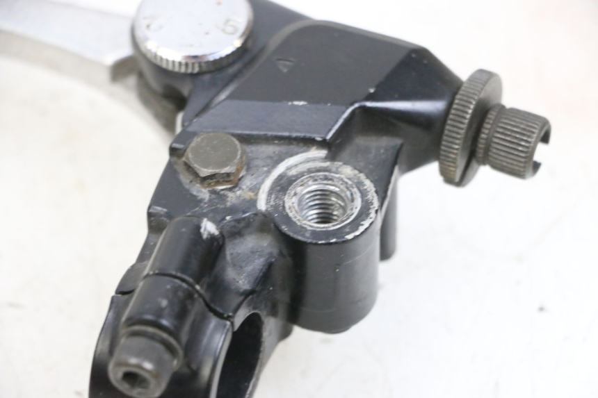 photo de CLUTCH LEVER MOUNT KAWASAKI ZR 7 750 (1999 - 2004) - Surface and material condition