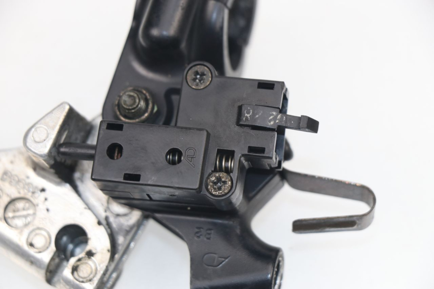 photo de CLUTCH LEVER MOUNT KAWASAKI ZX-6R ZX6R 600 (2000 - 2002) - Technical close-up