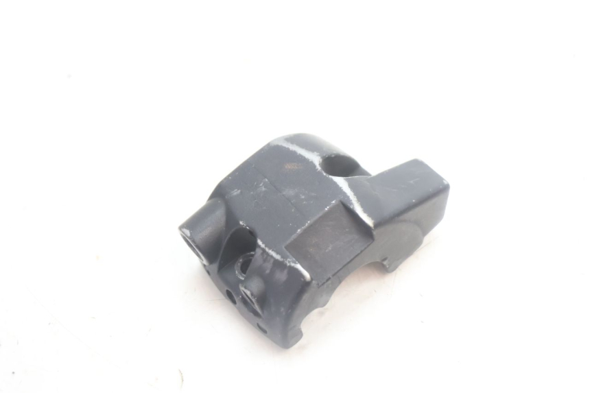 photo de RIGHT BRAKE LEVER MOUNT YAMAHA SLIDER 50 (1999 - 2004) - Technical close-up