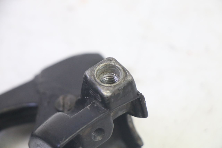 photo de LEFT BRAKE LEVER MOUNT MBK BOOSTER SPIRIT 50 (2004 - 2017) - Product overview