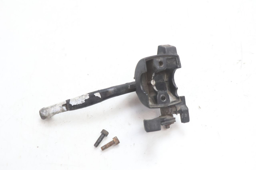 photo de LEFT BRAKE LEVER MOUNT MBK BOOSTER SPIRIT 50 (1996 - 1999) - Zoom on usage condition