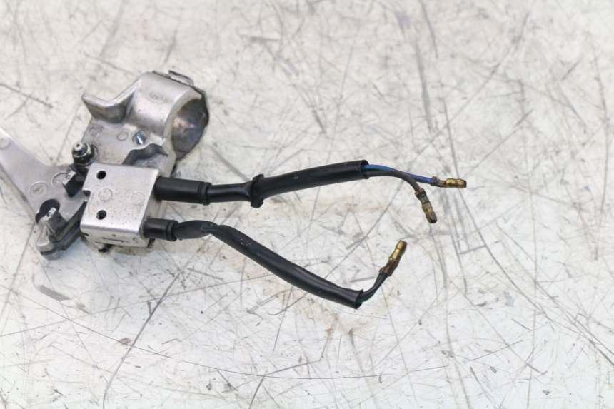 photo de LEFT BRAKE LEVER MOUNT BAOTIAN BT COLLECTOR 50 (2005 - 2013) - Alternative perspective