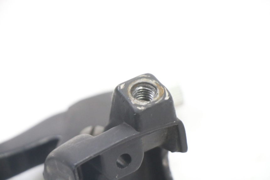 photo de LEFT BRAKE LEVER MOUNT DERBI SENDA R X-TREME 50 (2006 - 2010) - Technical close-up