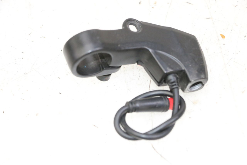 photo de LEFT BRAKE LEVER MOUNT URBANGLIDE E-CROSS PRO 1 - Zoom on usage condition