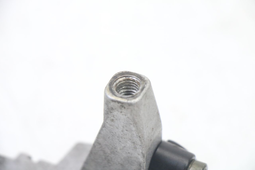 photo de LEFT BRAKE LEVER MOUNT MBK FLAME X 125 (2007 - 2016) - Alternative perspective