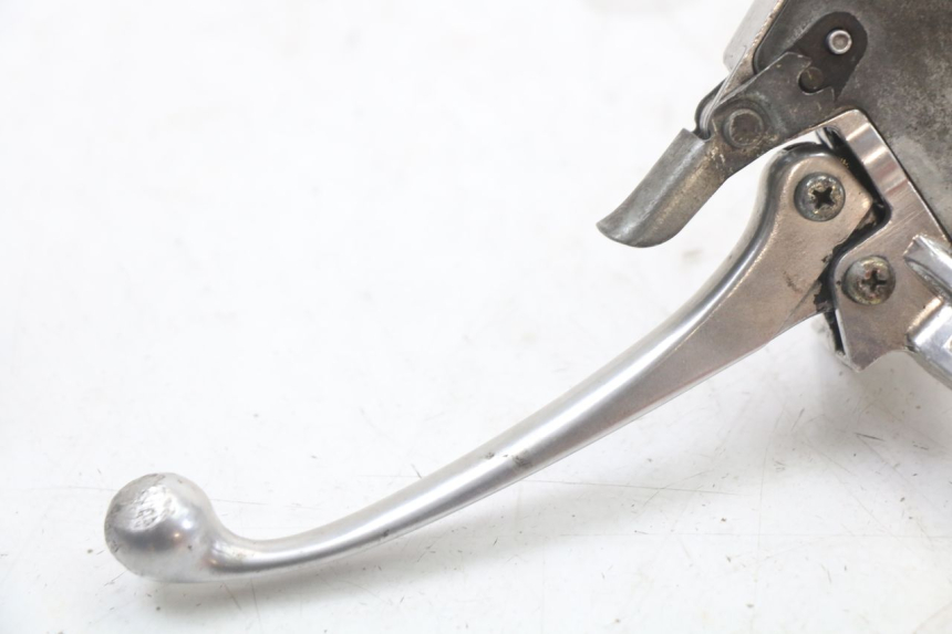 photo de LEFT BRAKE LEVER MOUNT HONDA NES AROBASE 125 (2000 - 2003) - Component detail
