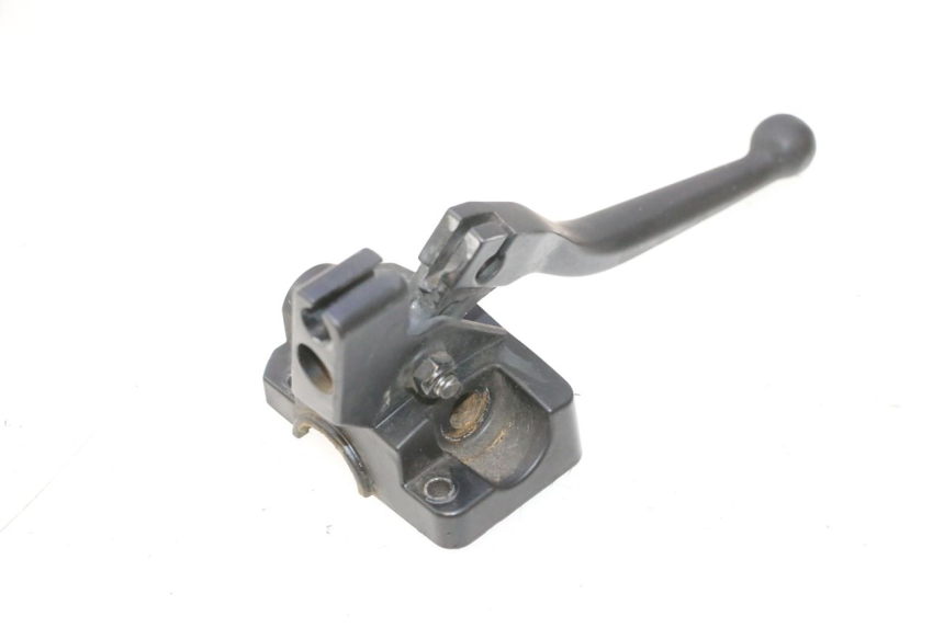 photo de LEFT BRAKE LEVER MOUNT PEUGEOT KISBEE 4T 50 (2023 - 2026) - Alternative perspective