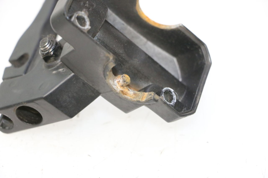 photo de LEFT BRAKE LEVER MOUNT PEUGEOT KISBEE 4T 50 (2023 - 2026) - Product overview