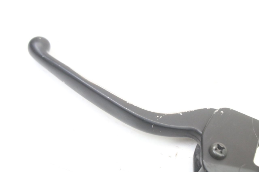 photo de LEFT BRAKE LEVER MOUNT MBK OVETTO ONE 2T 50 (2013 - 2017) - Zoom on usage condition