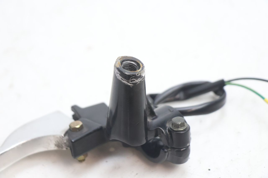photo de LEFT BRAKE LEVER MOUNT KYMCO MOVIE S 125 (2009 - 2018) - Fixing points details