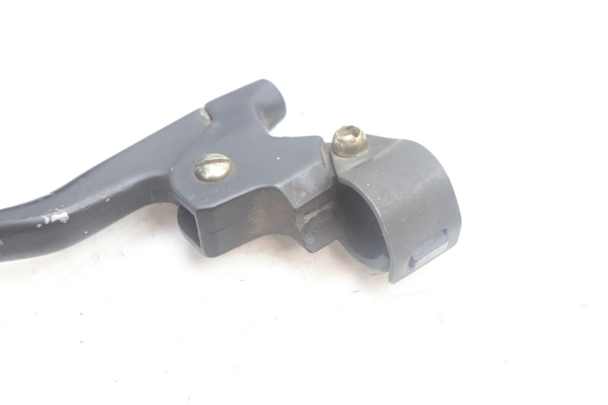photo de LEFT BRAKE LEVER MOUNT YAMAHA NEO'S NEOS 2T 50 (1998 - 2007) - Zoom on usage condition