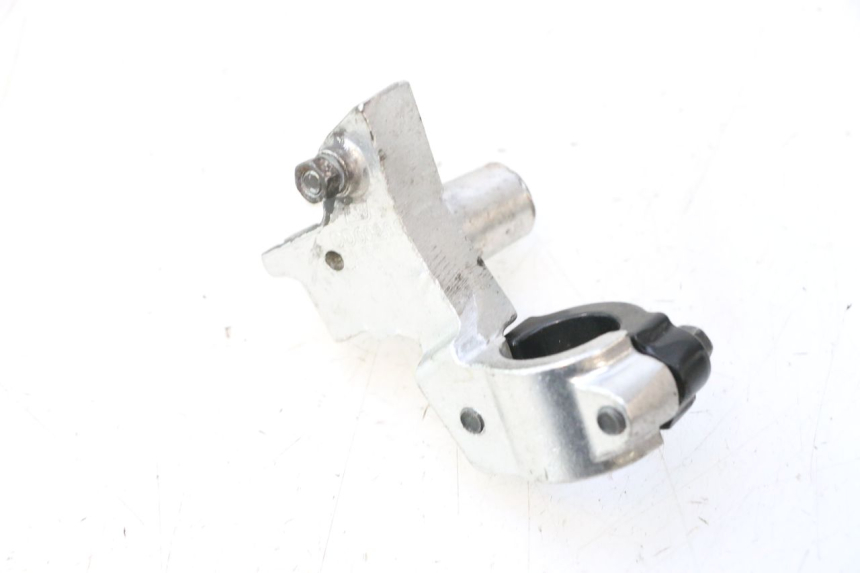 photo de LEFT BRAKE LEVER MOUNT KYMCO LIKE 4T 50 (2019 - 2025) - Alternative perspective
