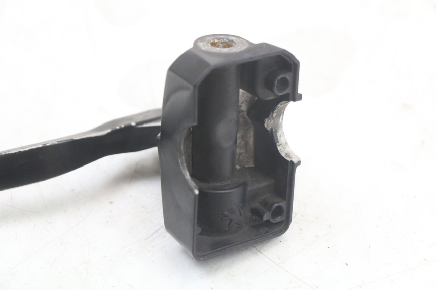 photo de LEFT BRAKE LEVER MOUNT PEUGEOT STREETZONE 4T 50 (2018 - 2023) - Alternative perspective