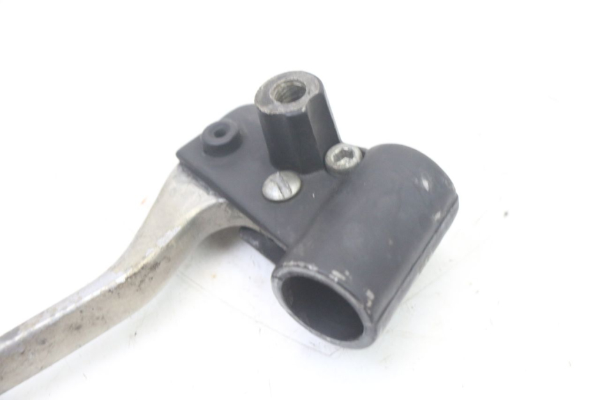 photo de LEFT BRAKE LEVER MOUNT PIAGGIO VESPA S 2T 50 (2007 - 2014) - Alternative perspective