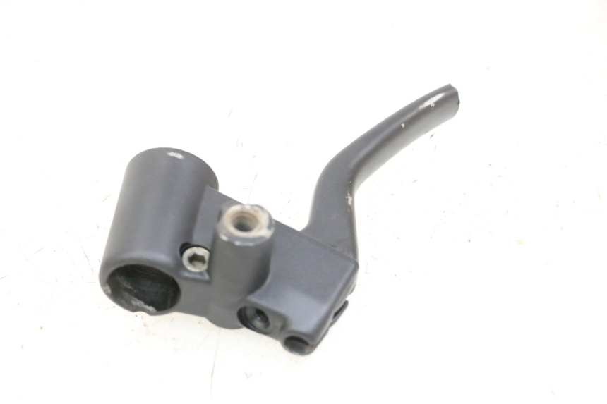 photo de LEFT BRAKE LEVER MOUNT GILERA RUNNER LC 50 (1997 - 1998) - Zoom on usage condition