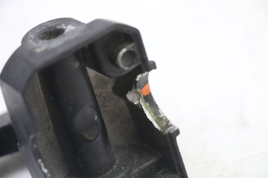 photo de LEFT BRAKE LEVER MOUNT PEUGEOT STREETZONE I NAKED 2T 50 (2018 - 2020) - Technical close-up