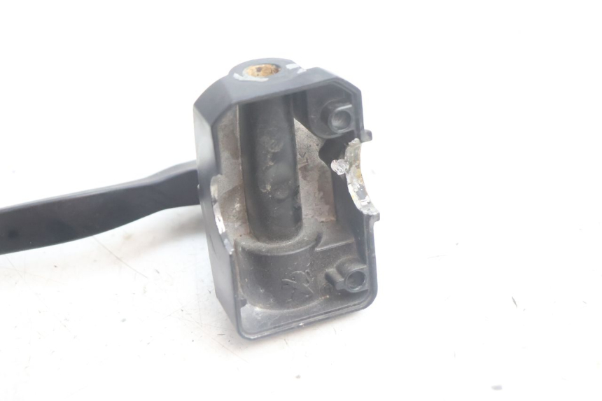 photo de LEFT BRAKE LEVER MOUNT PEUGEOT STREETZONE NAKED 2T 50 (2014 - 2018) - Zoom on usage condition
