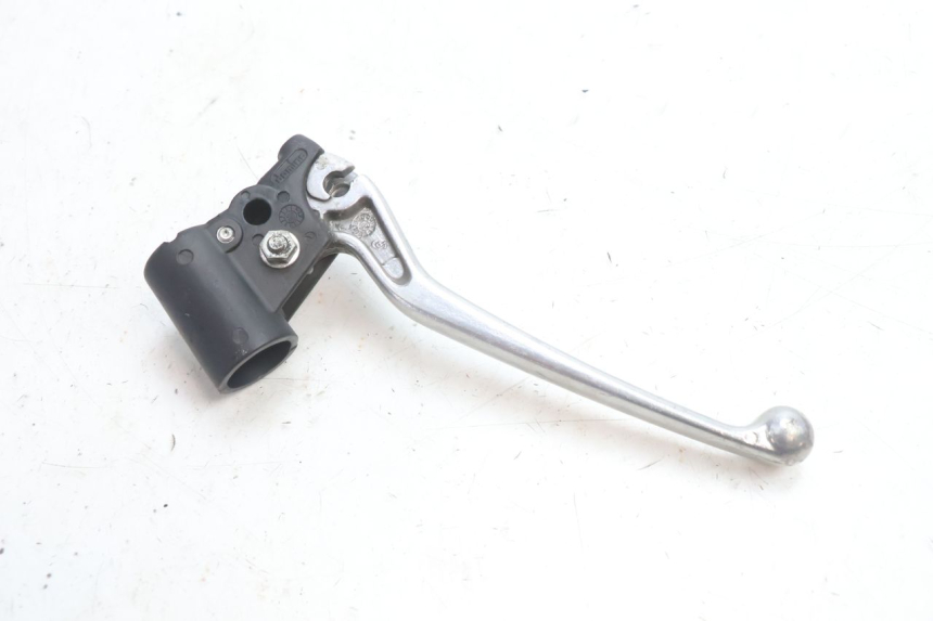photo de LEFT BRAKE LEVER MOUNT PIAGGIO VESPA S 2T 50 (2007 - 2014) - Surface and material condition