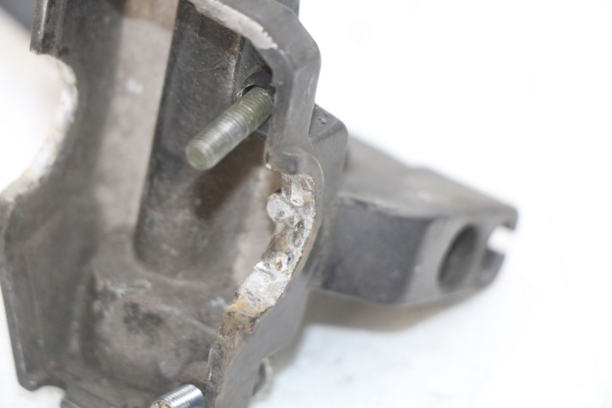 photo de LEFT BRAKE LEVER MOUNT PEUGEOT VIVACITY NEW 4T 50 (2008 - 2017) - Fixing points details