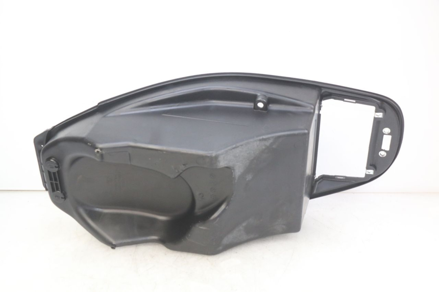 photo de SEAT STORAGE BOX KYMCO AGILITY 16+ 4T 50 (2018 - 2023) - Technical close-up