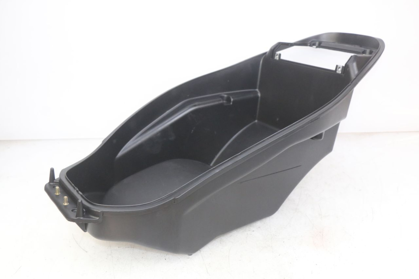 photo de SEAT STORAGE BOX KYMCO AGILITY 16+ 4T 50 (2018 - 2023) - Alternative perspective